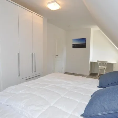 Doppelhaushaelfte Dorfhus