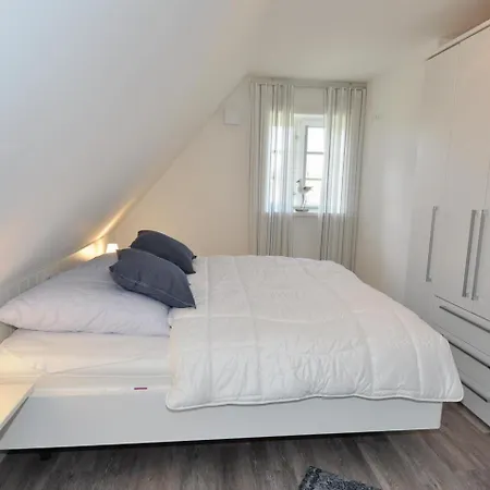 Doppelhaushaelfte Dorfhus בית נופש Böhl