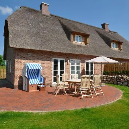 Doppelhaushaelfte Dorfhus Holiday home *