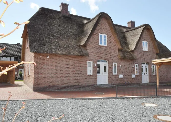 Doppelhaushaelfte Dorfhus Сasa de vacaciones